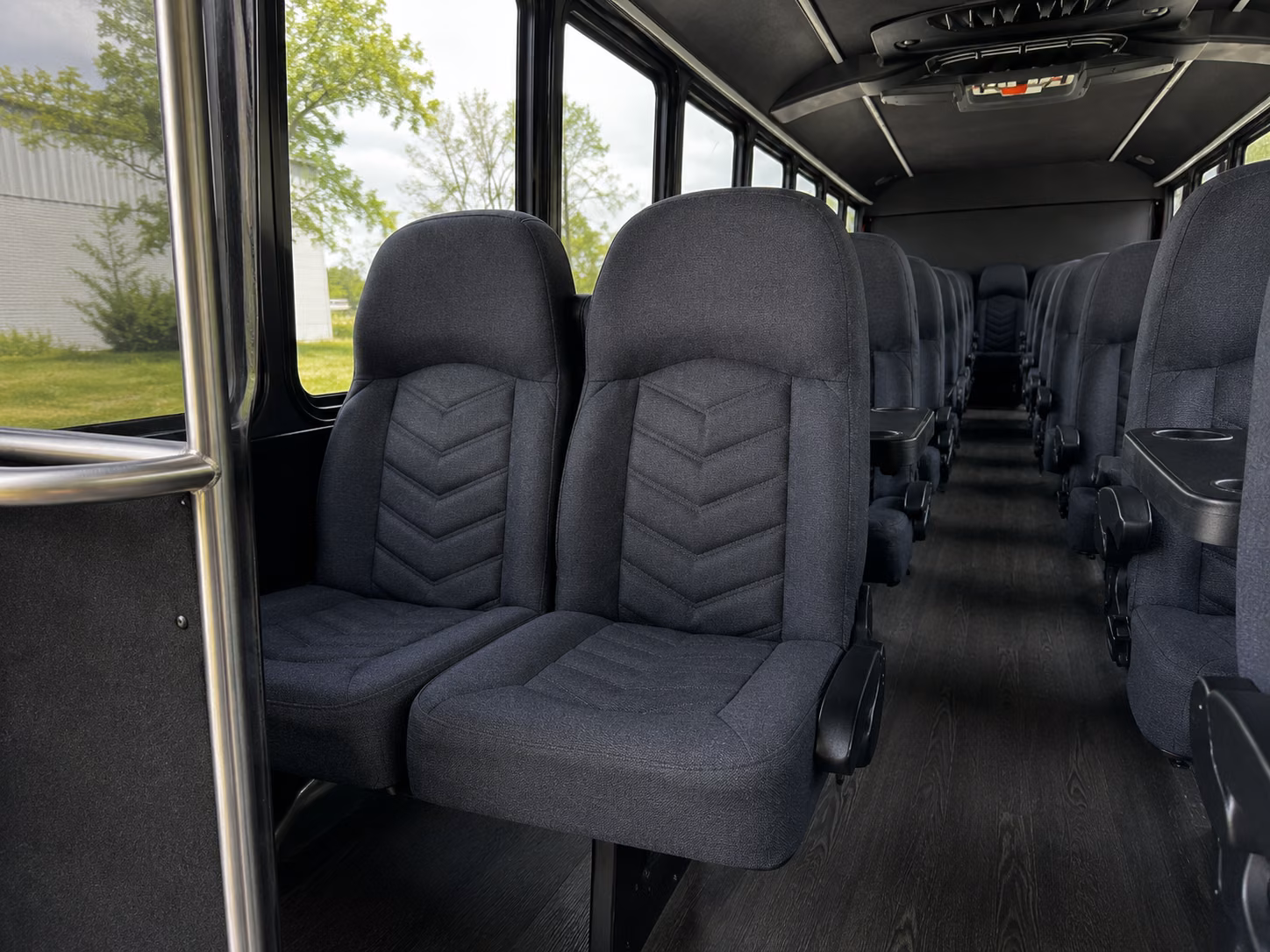 minibus rentals for winery day trips to the st croix river valley